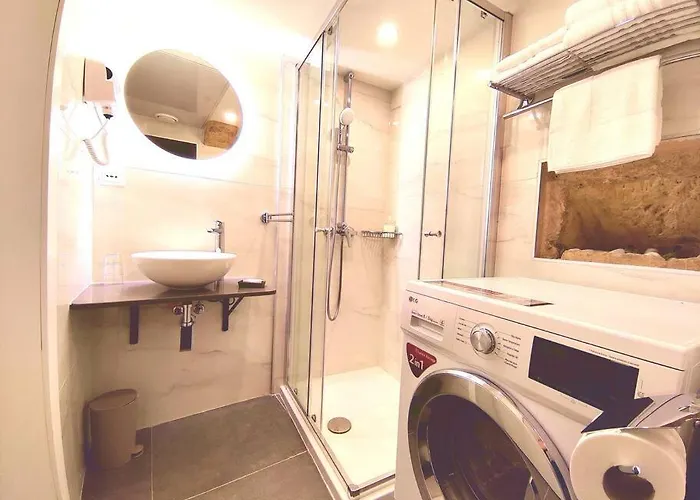 Ripple 23 Savynomad Harbour Residences *